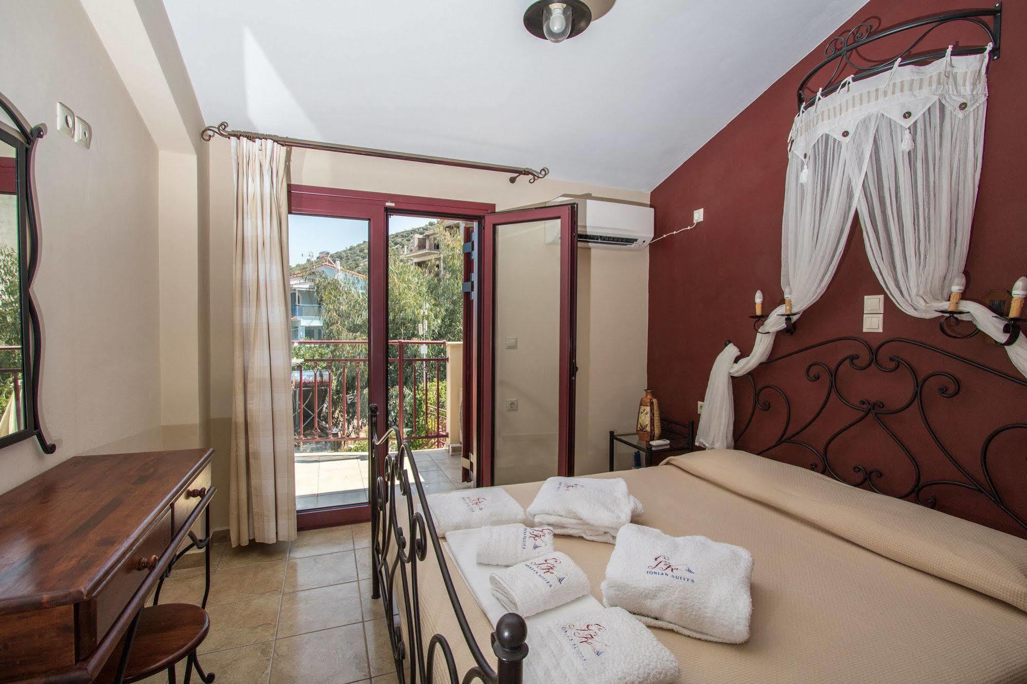 Greka Ionian Suites Agia Efimia Exterior foto
