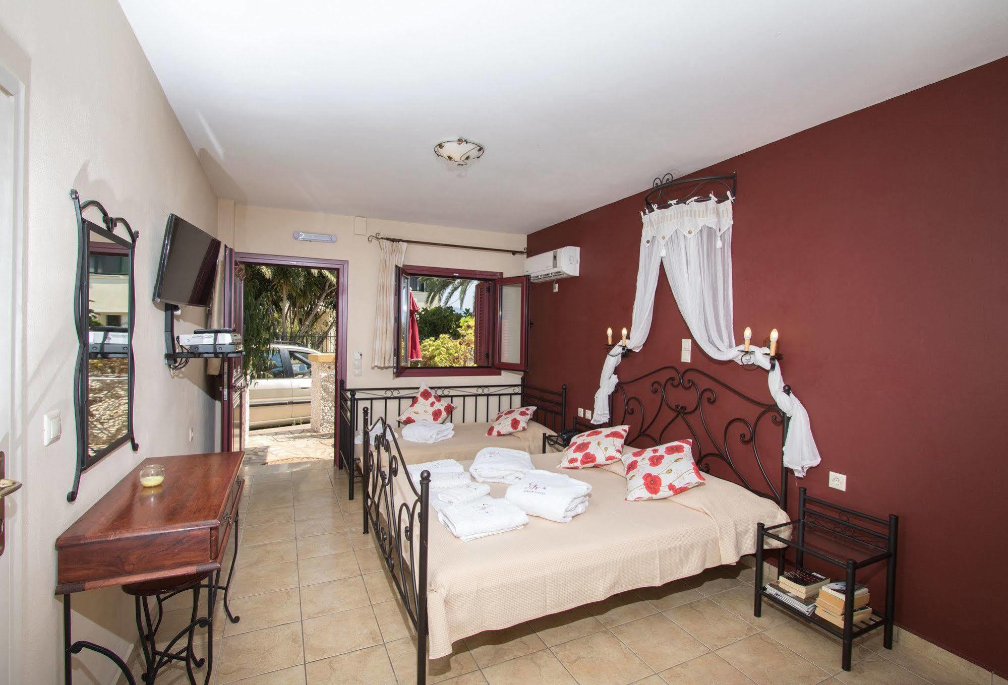 Greka Ionian Suites Agia Efimia Exterior foto