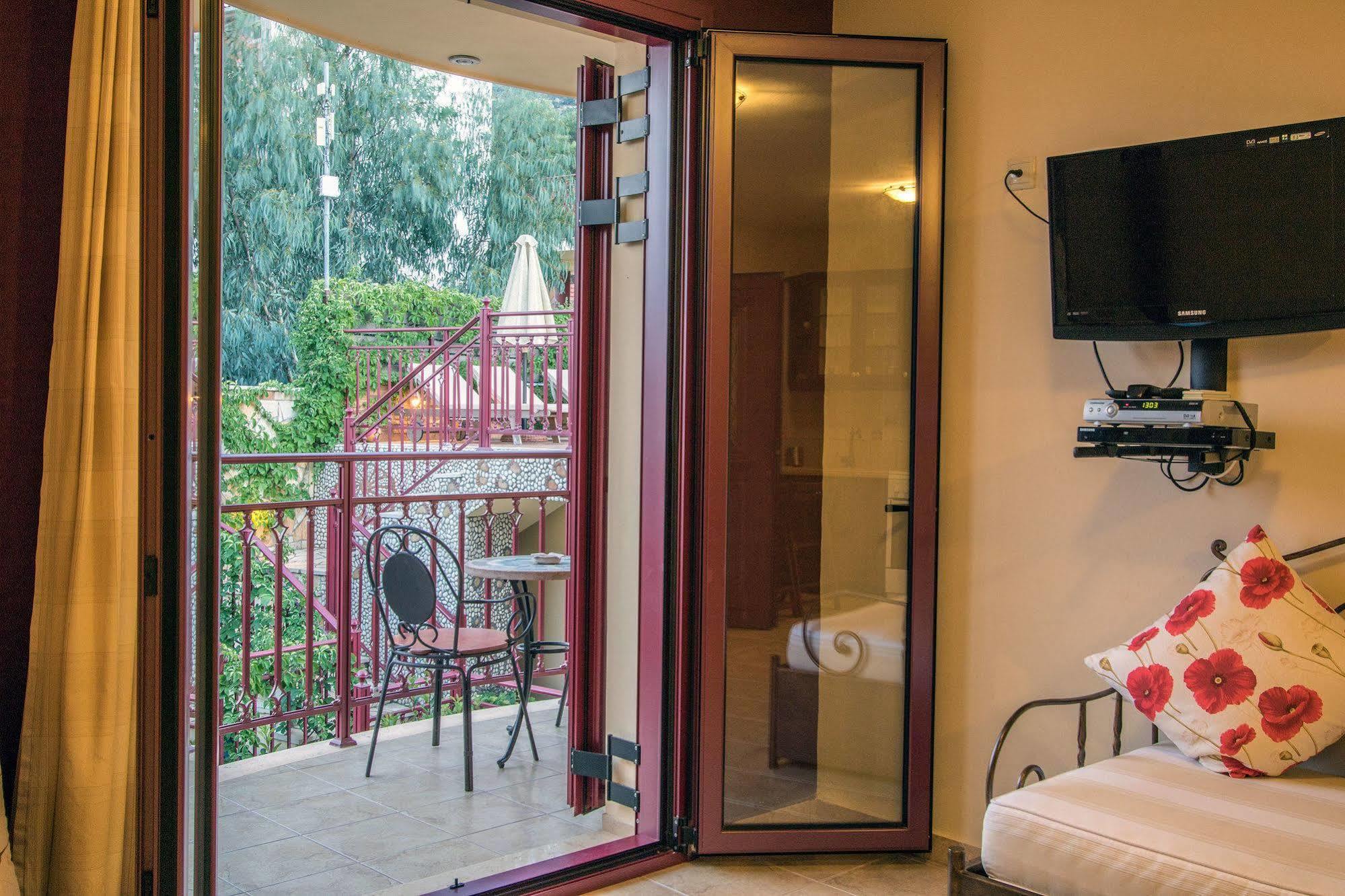 Greka Ionian Suites Agia Efimia Exterior foto