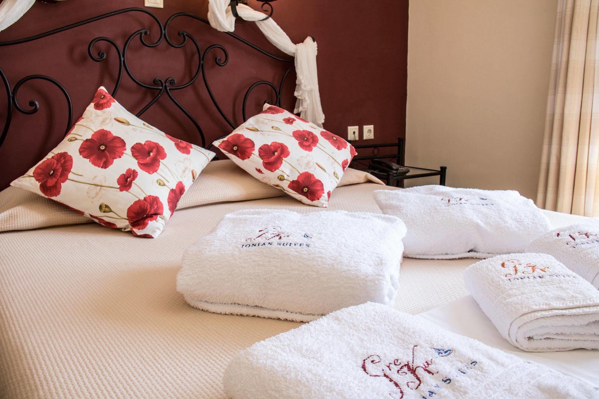 Greka Ionian Suites Agia Efimia Exterior foto
