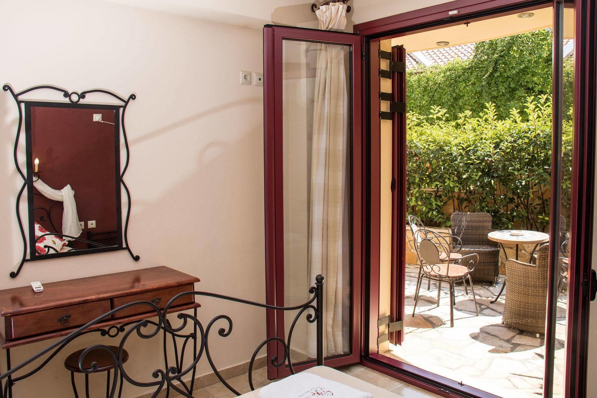 Greka Ionian Suites Agia Efimia Exterior foto