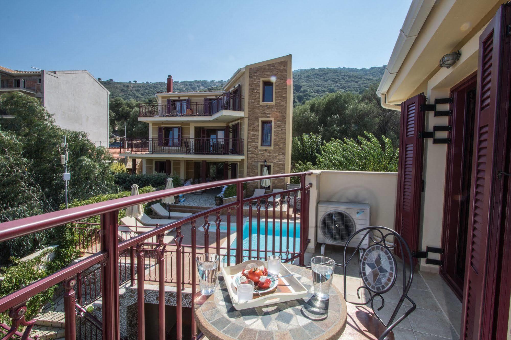 Greka Ionian Suites Agia Efimia Exterior foto