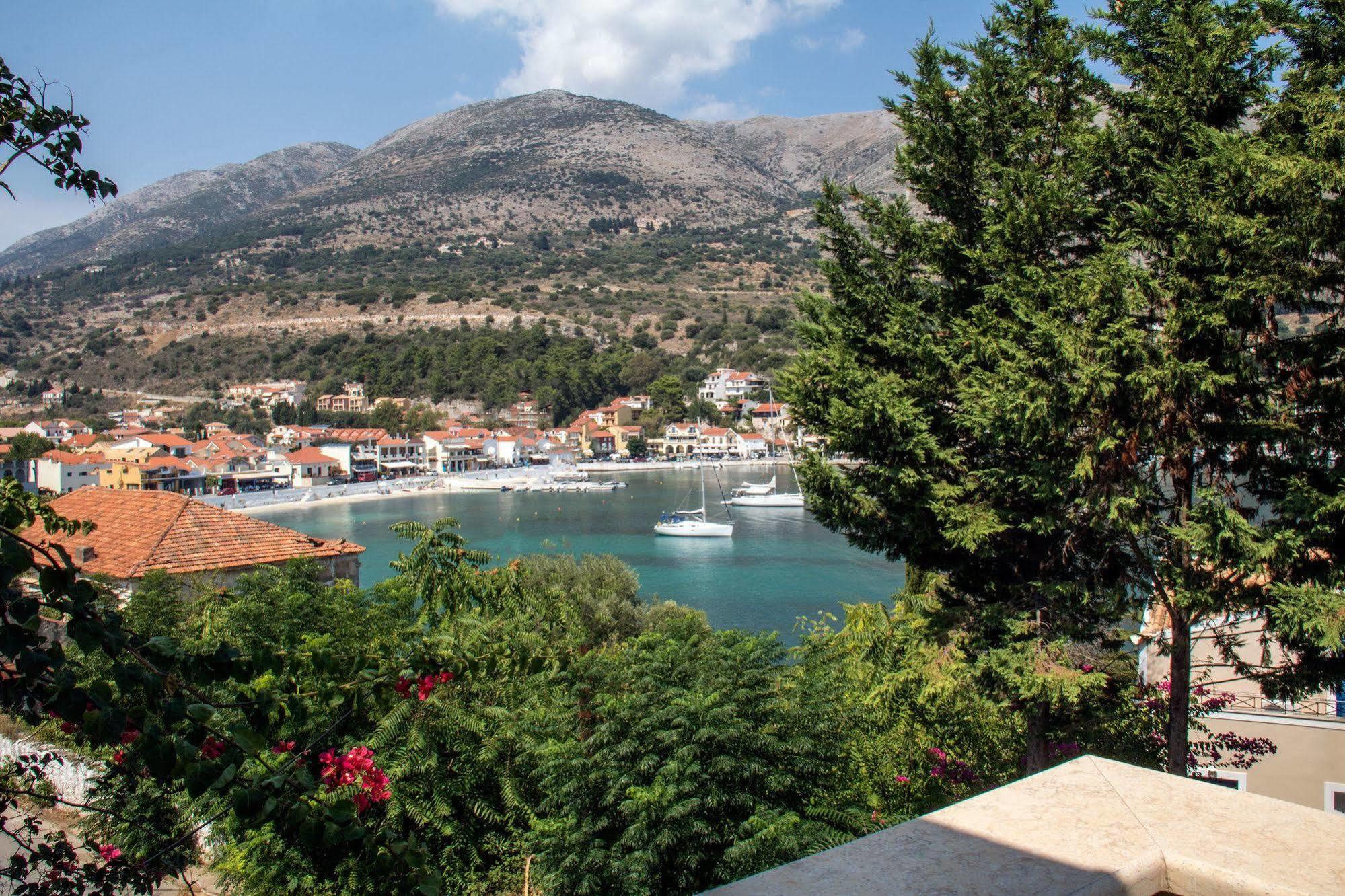 Greka Ionian Suites Agia Efimia Exterior foto